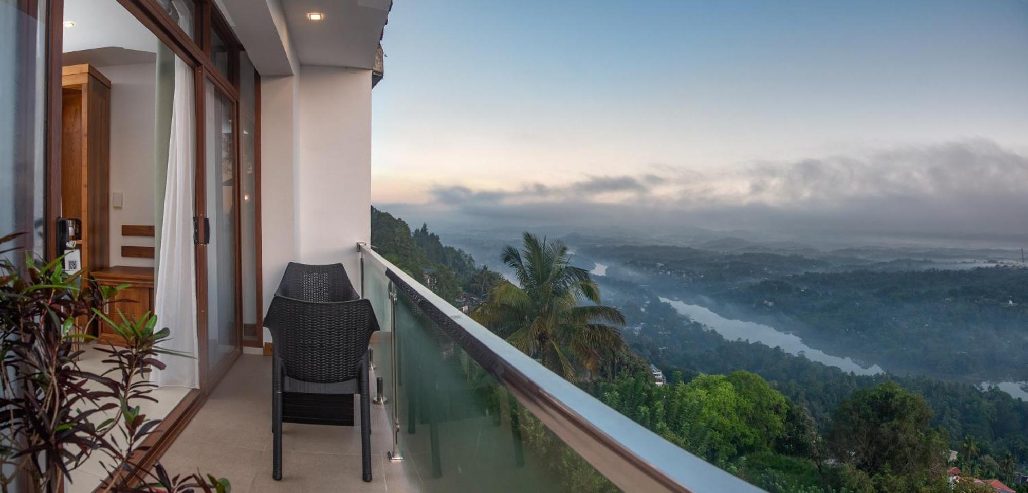 Ceyloni Panorama Resort Kandy Exterior foto