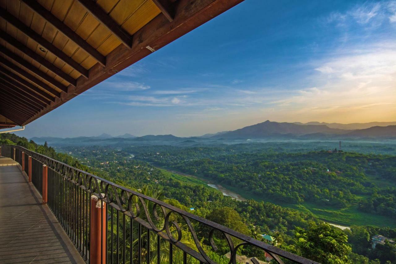 Ceyloni Panorama Resort Kandy Exterior foto